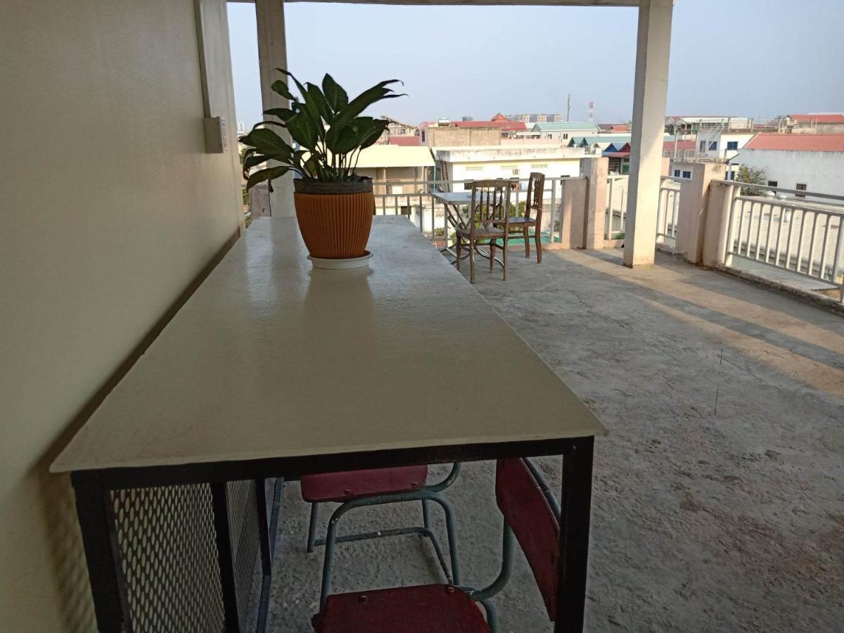 Kol House Bed & Breakfast Phnom Pen Exterior foto