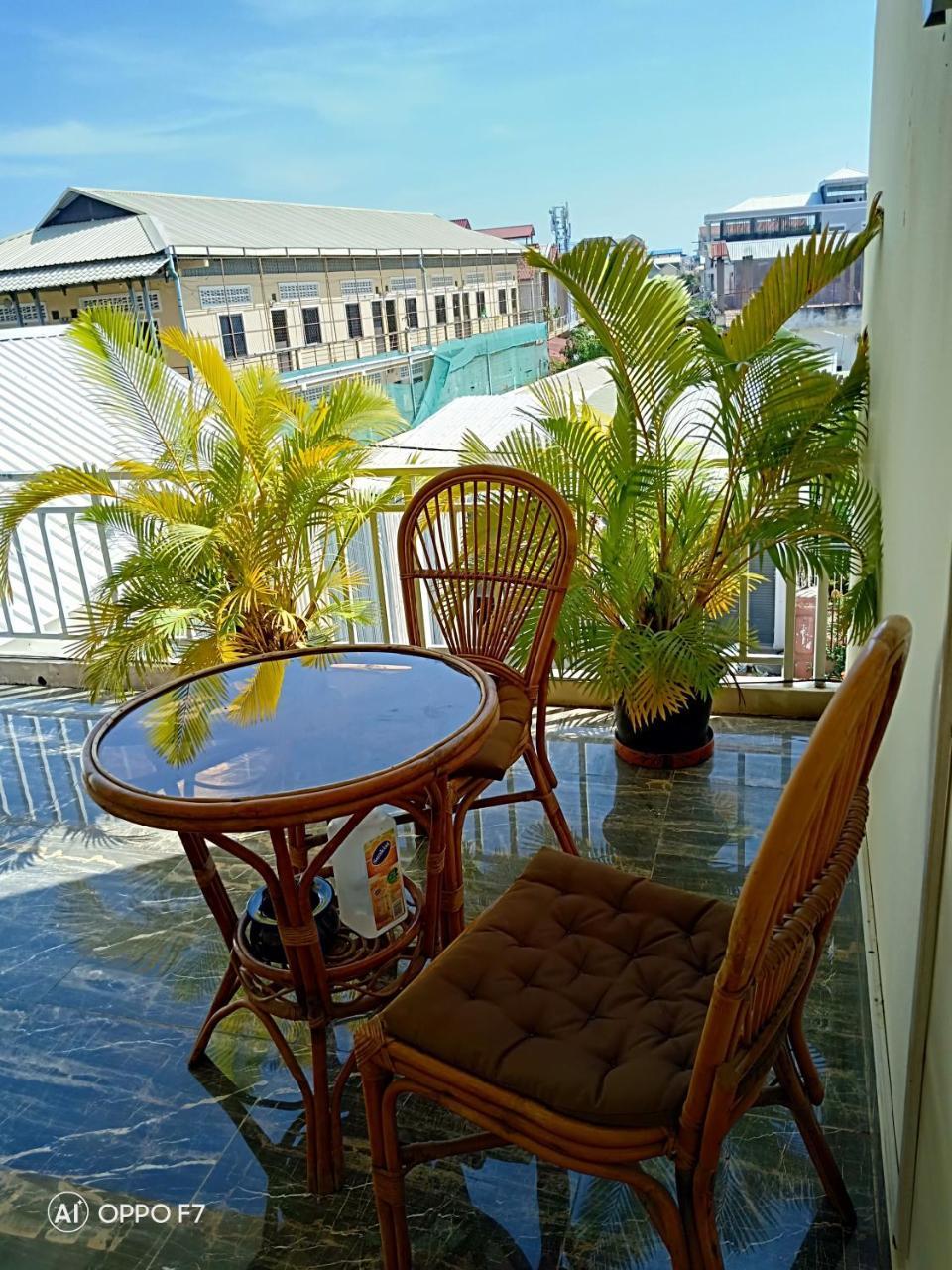 Kol House Bed & Breakfast Phnom Pen Exterior foto